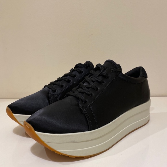 vagabond casey satin sneaker